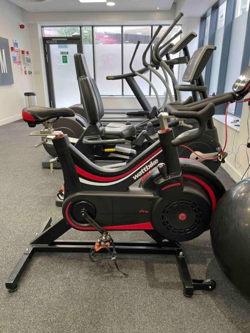 런던 Cool Dalston Studio With Balcony And Gym 아파트 외부 사진