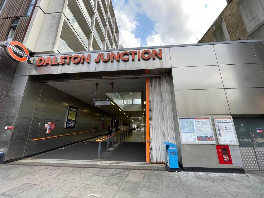 런던 Cool Dalston Studio With Balcony And Gym 아파트 외부 사진