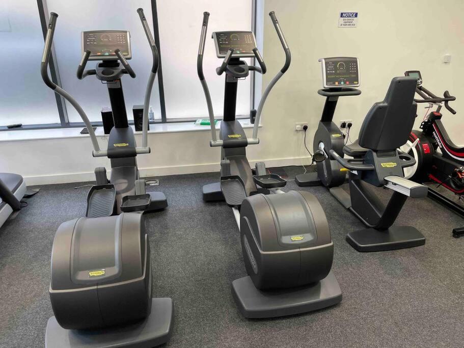런던 Cool Dalston Studio With Balcony And Gym 아파트 외부 사진