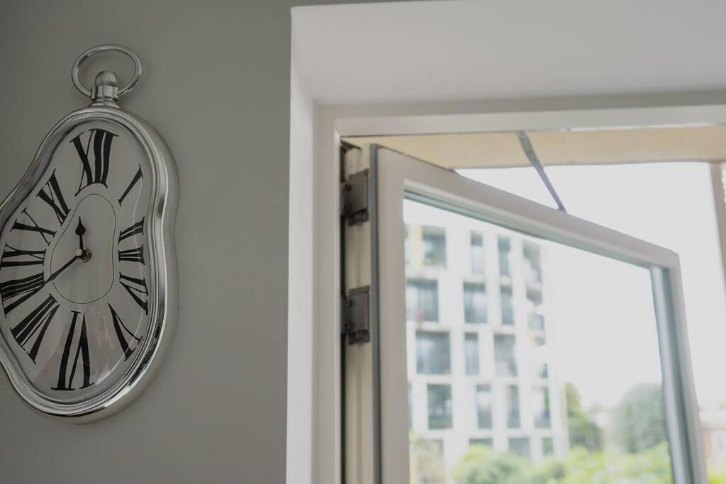 런던 Cool Dalston Studio With Balcony And Gym 아파트 외부 사진